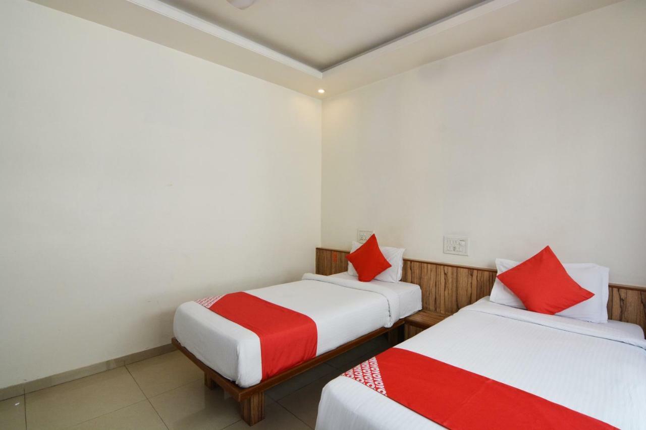 Oyo 24197 Saptaruchi Hotel Pimpri-Chinchwad Exterior foto