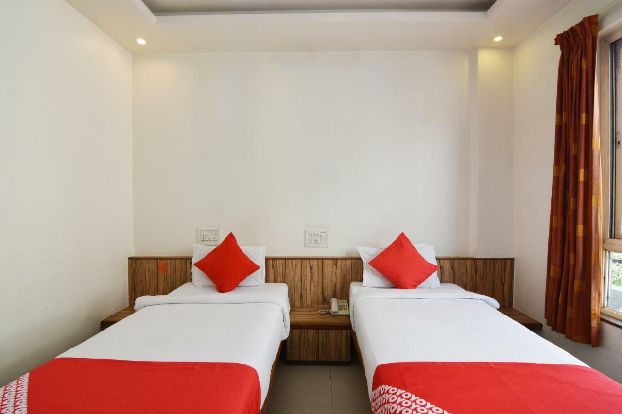 Oyo 24197 Saptaruchi Hotel Pimpri-Chinchwad Exterior foto