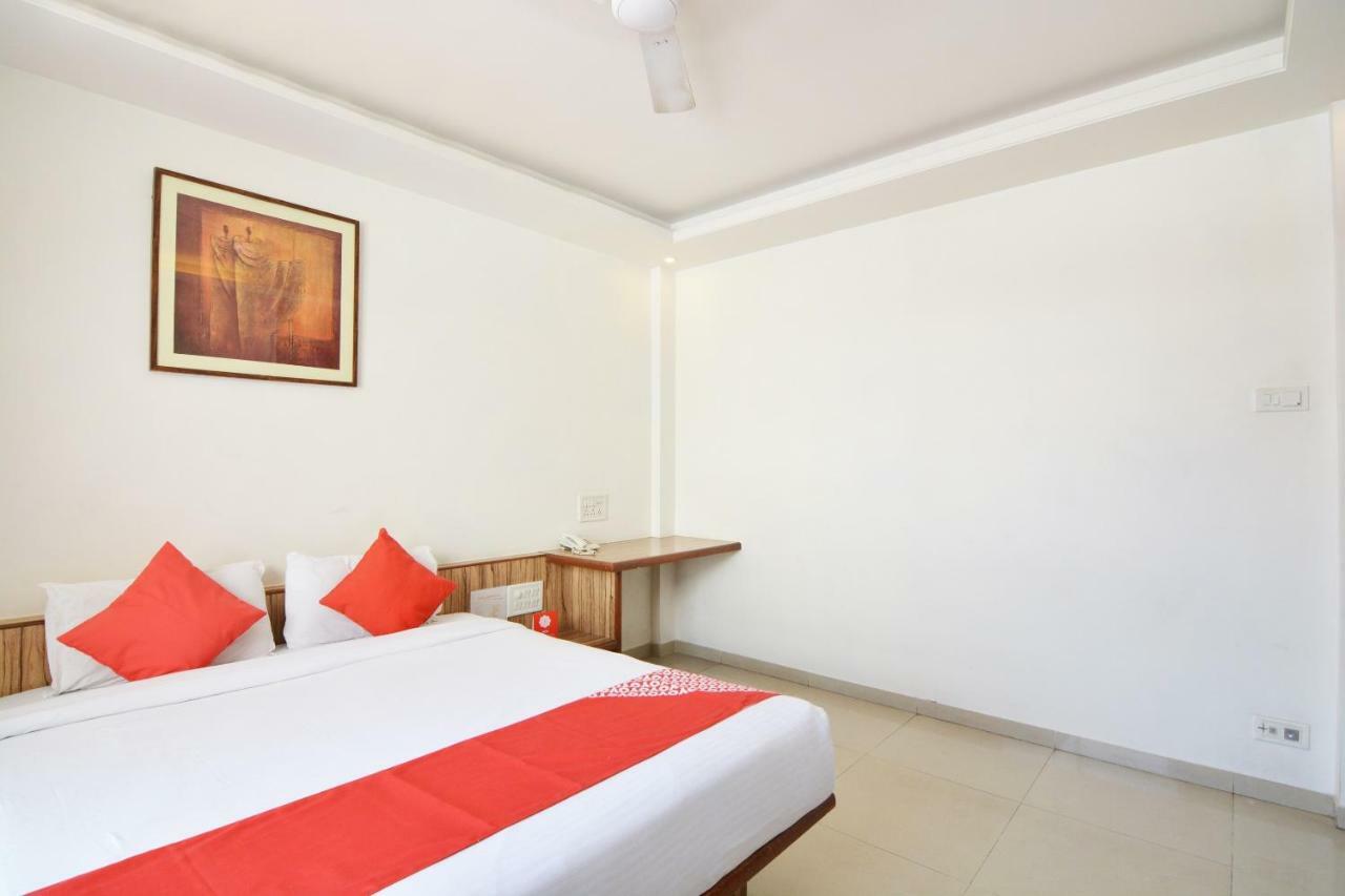 Oyo 24197 Saptaruchi Hotel Pimpri-Chinchwad Exterior foto